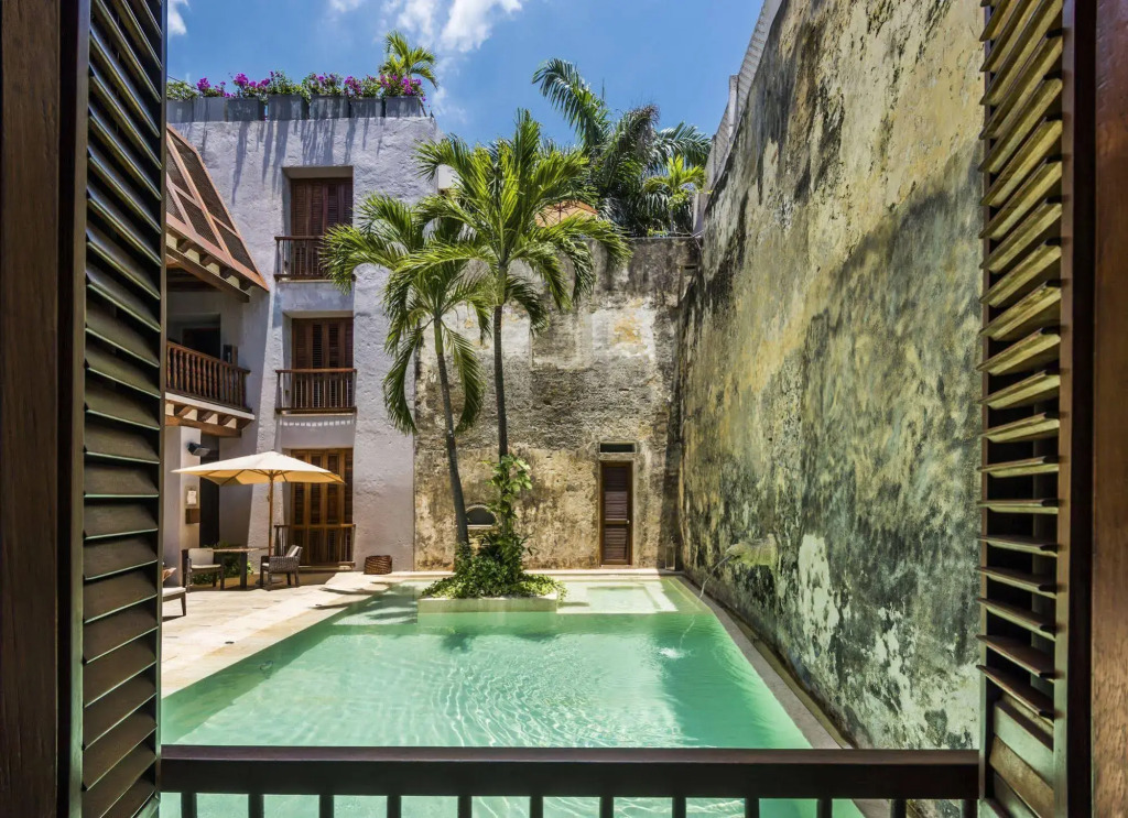Ananda Hotel Boutique