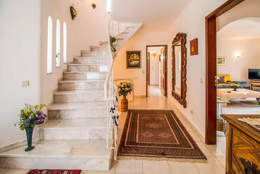 Stunning 3-bed Villa in Albufeira