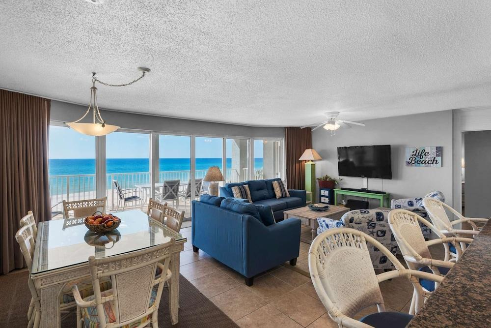 Gulf Front Living Room And Master Suite! Sleeps 8
