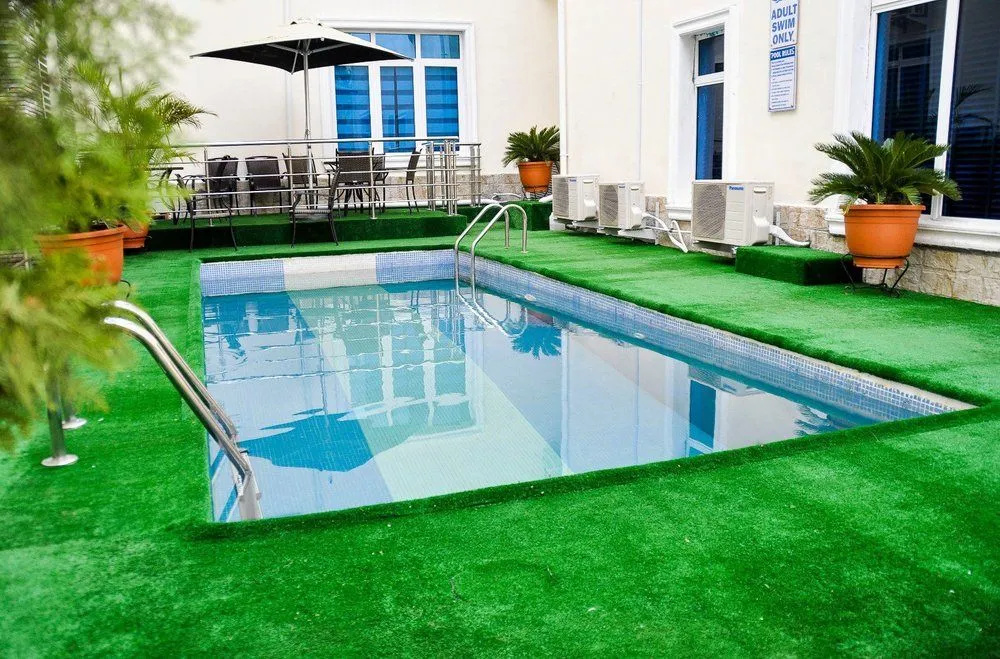 Caledonian Suites