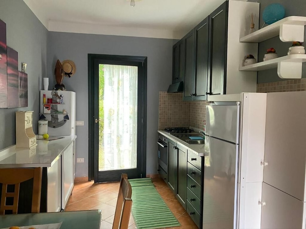 Sardinia Hillside Retreat - Apt 13 - 2BR, quiet area, parking