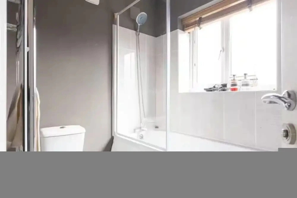 Grand 5BR Retreat in Beeston Sleeps 12