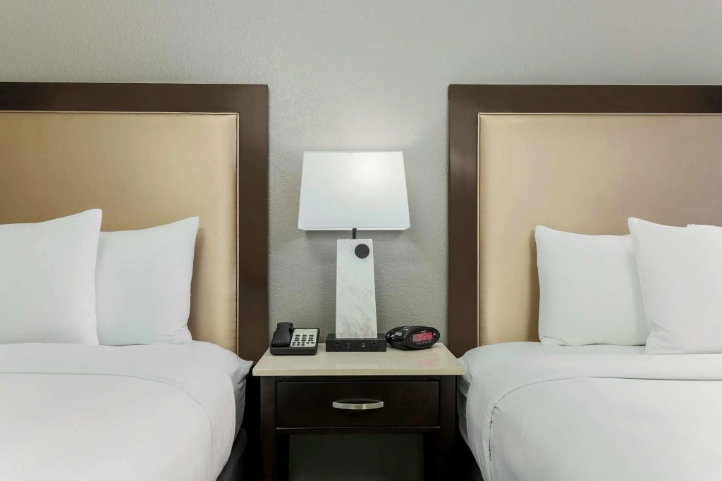 DoubleTree by Hilton Austin-University Area
