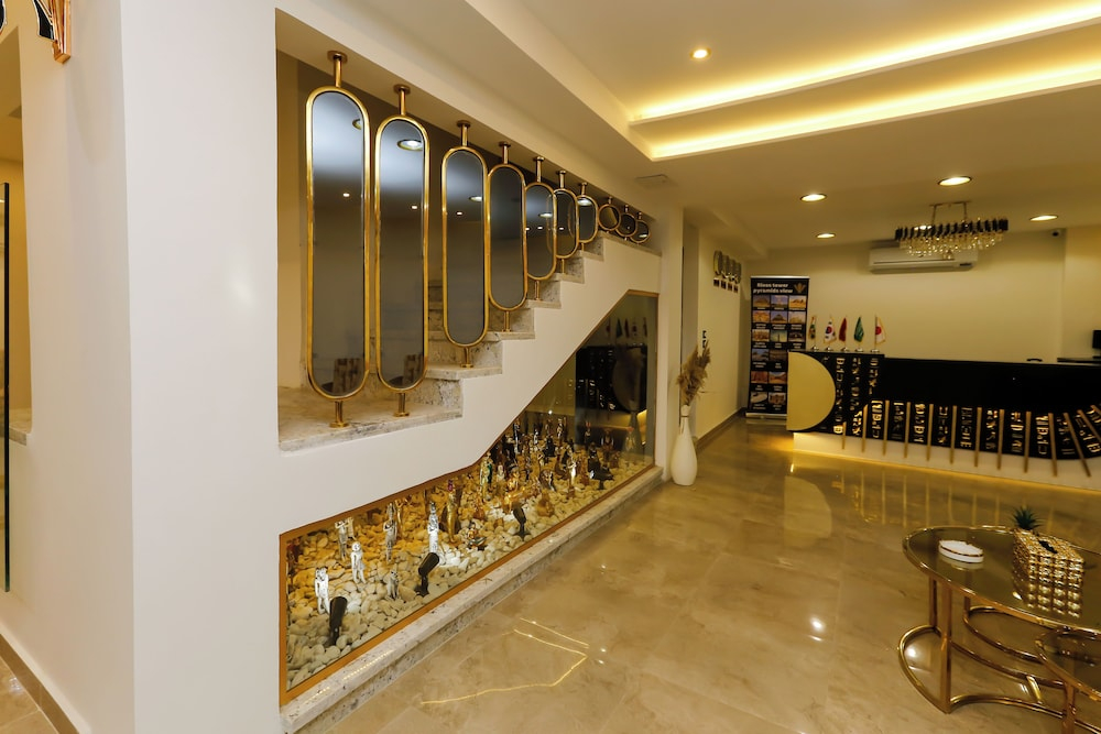 R tower Pyramids View