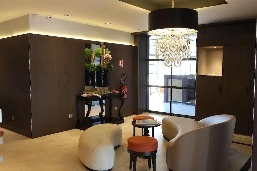 Logis Hotel Relais Saint Jacques - Châteauroux