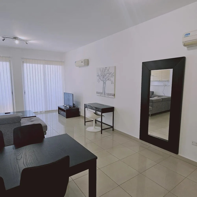 118 LCA - Stay White Petals Apartment