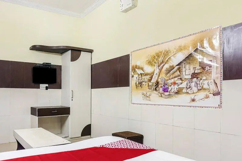 OYO 48853 Hotel Sunshine