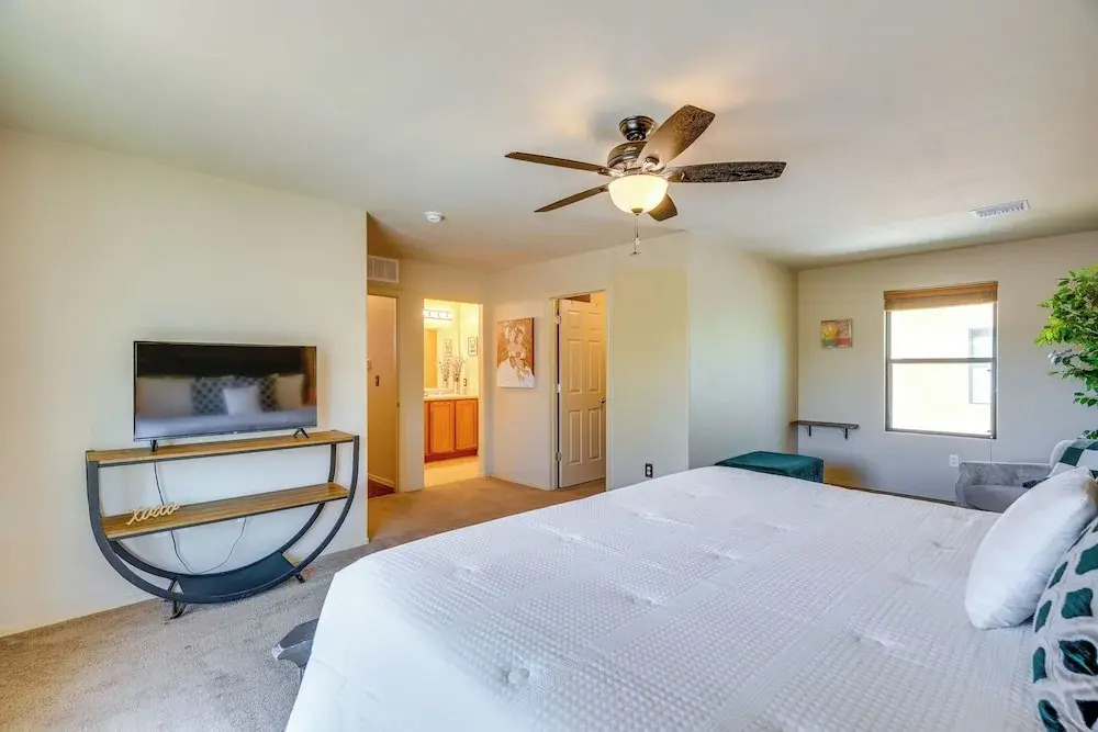 Southwestern Chic! Tucson Retreat w/ Private Patio