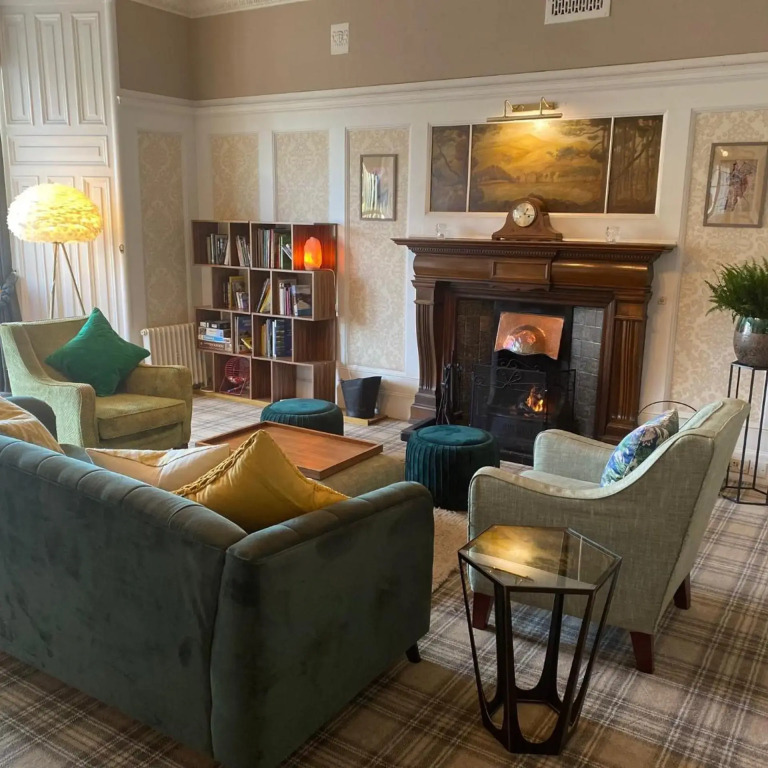Glenesk Hotel