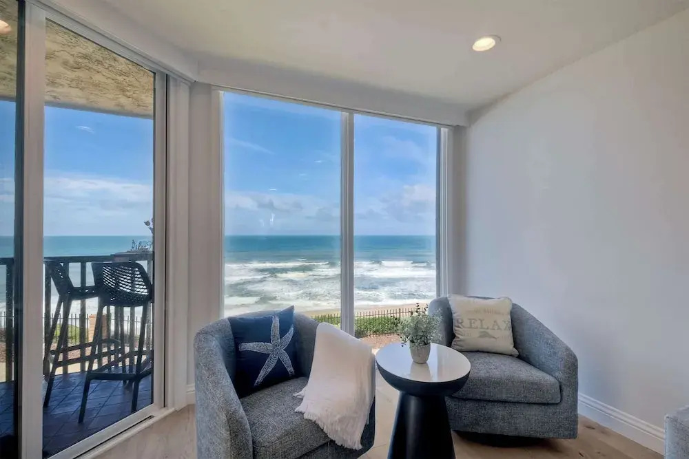Solana Sunset Stunning Beachside Retreat for 4!