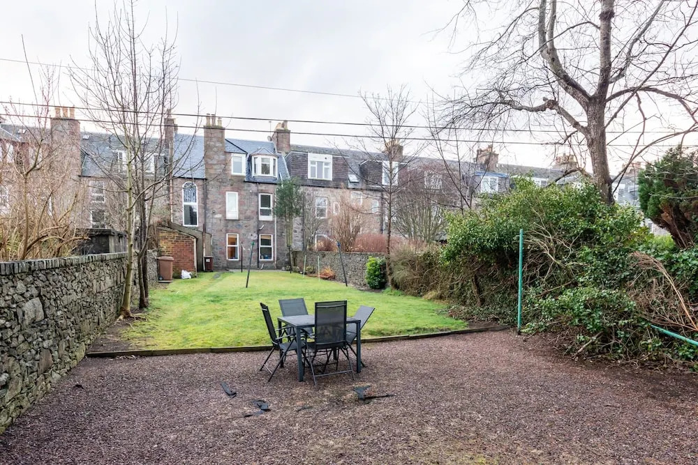 Highland Holburn Apartment