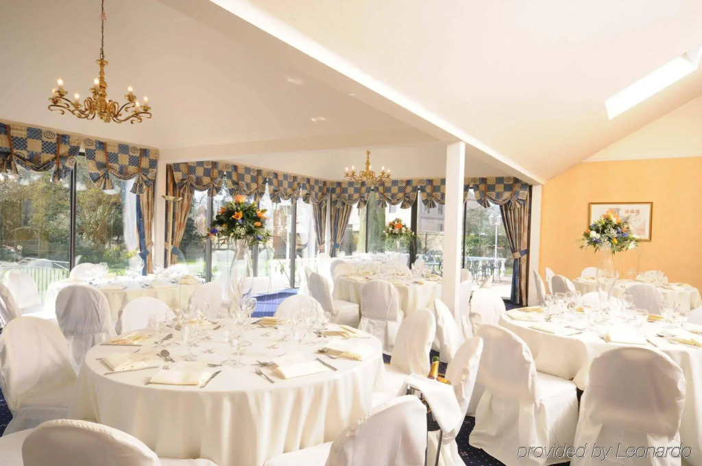 The Riverside House Hotel