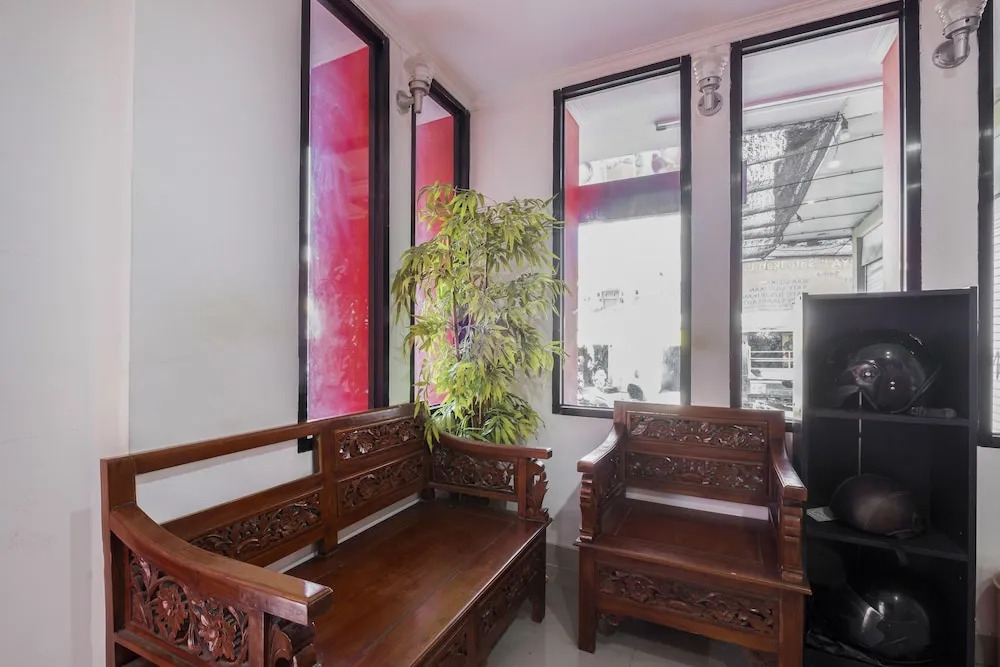 RedDoorz near Art Centre Bali