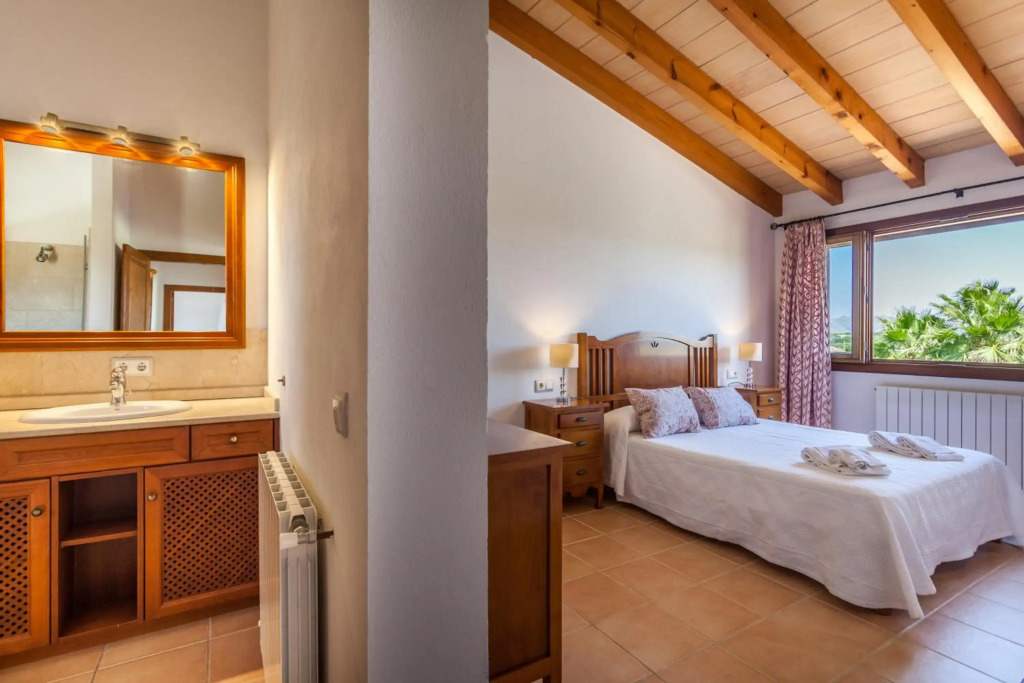 Villa Guillona by Sealand Villas