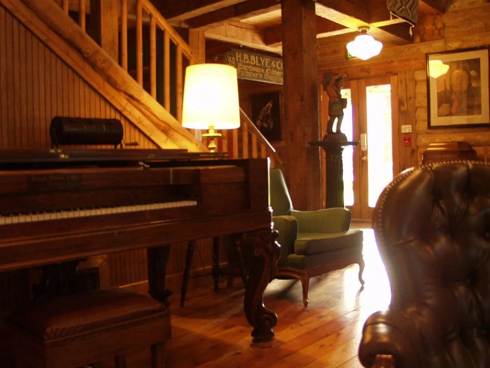 The Lodge at Red River Ranch