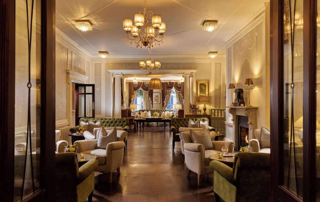 Buswells Hotel