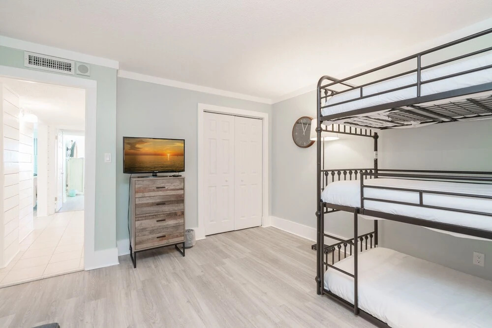 Sea La Vie Oceanfront Condo With Balcony