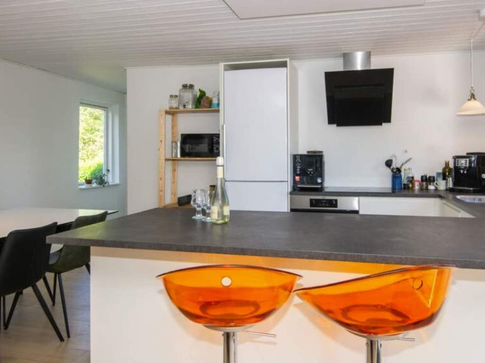 5 Star Holiday Home in Ronde