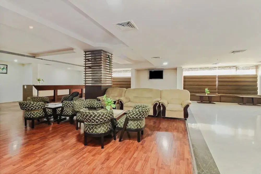 Hotel Lake View by OYO Rooms