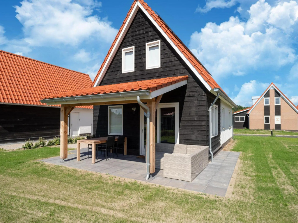 Cozy Retreat with parking
