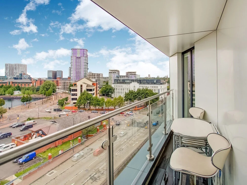Plush Apartment in Manchester Near IWM North