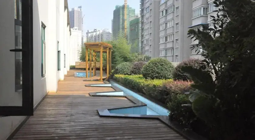 Sunny Sky Inn Chain on Baofeng Road