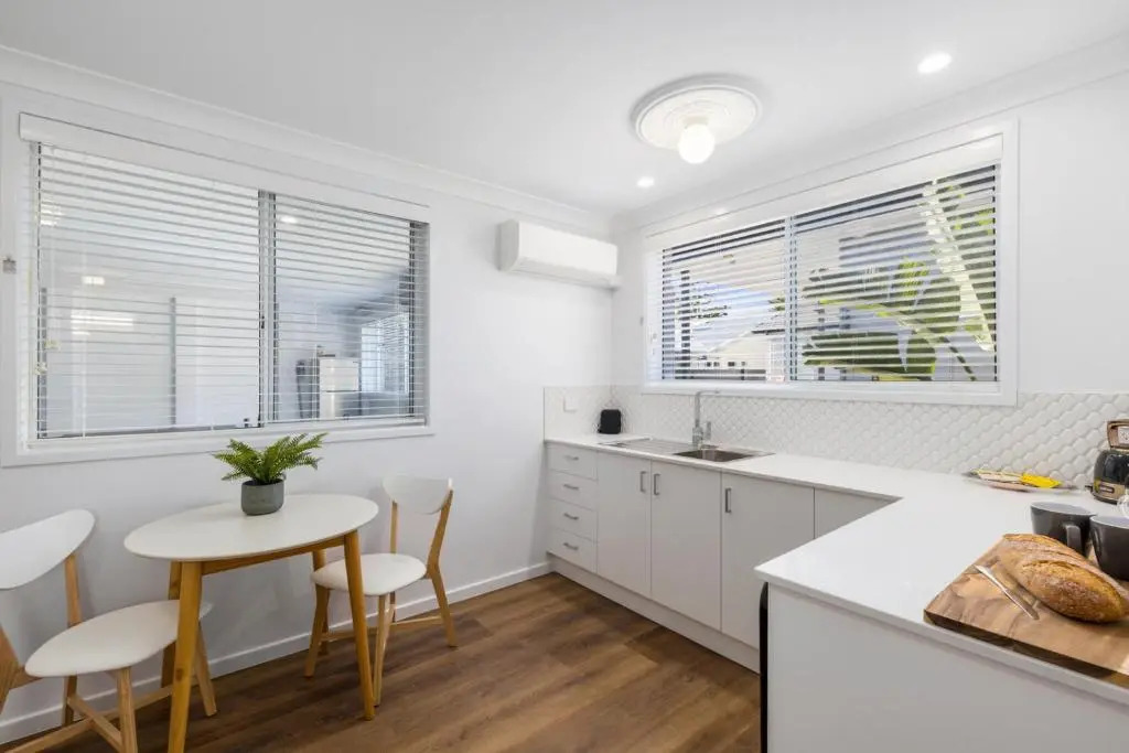 Sea Pine Cottage and Studio - Beach & village central, Family, Sleeps 8