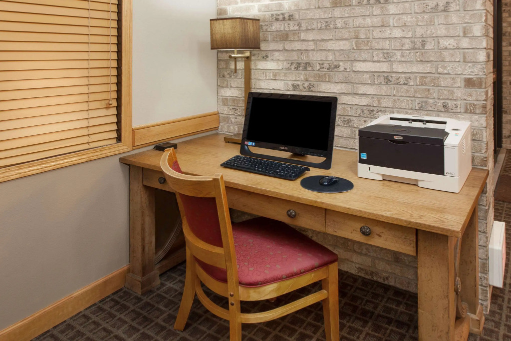 AmericInn by Wyndham Iowa Falls