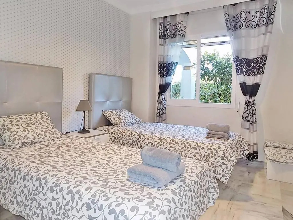 Family Friendly Ground Floor 2 bedroom Dama de Noche RDR200