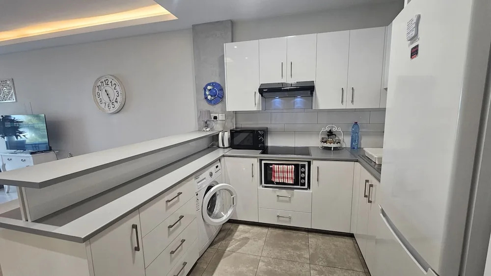 116 NIC 302b - Stay Armonia Central Suite