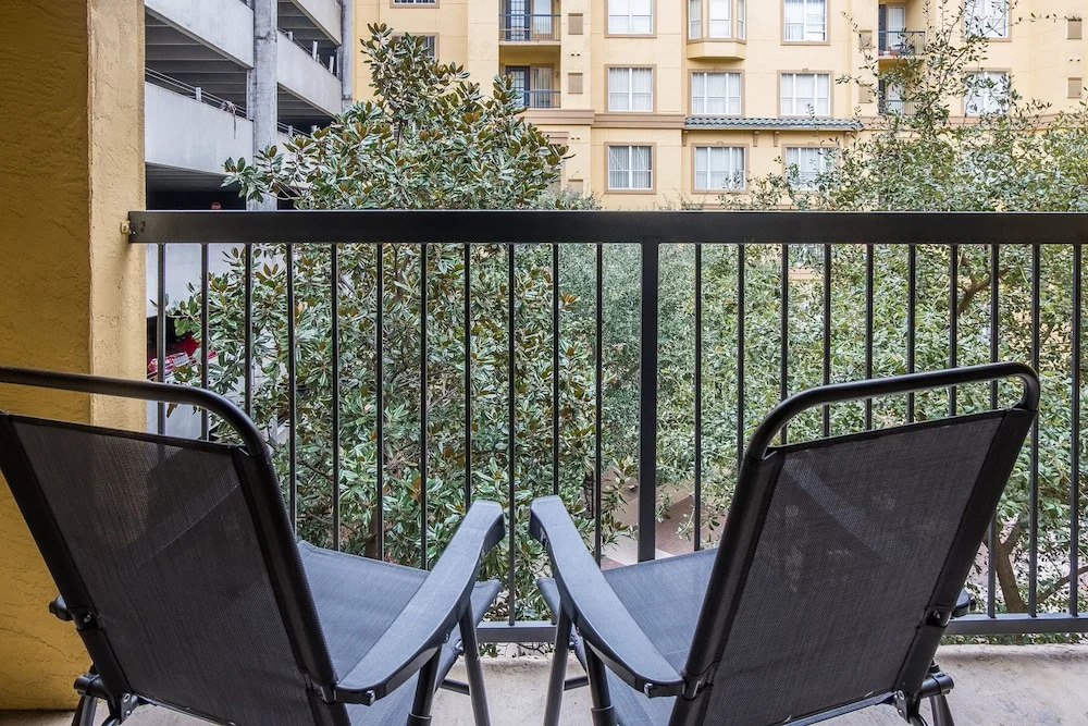 Luxe Midtown Apartments by Frontdesk