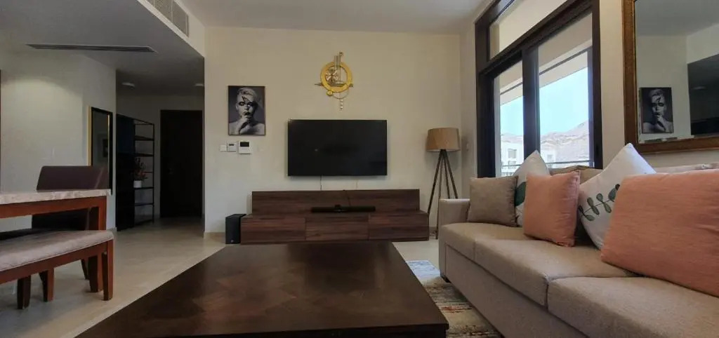 ONE Elegant Apartment in Muscat Bay 02