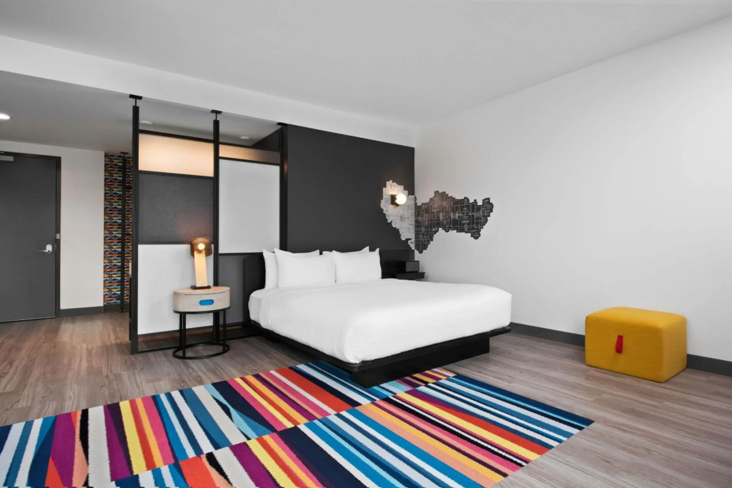 Aloft by Marriott Kansas City Country Club Plaza