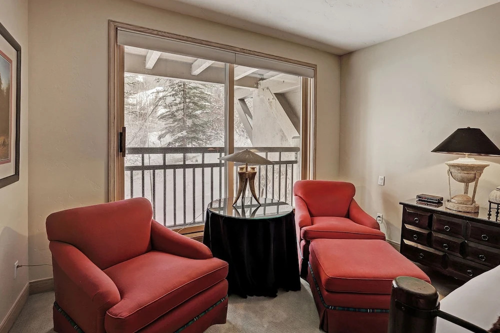 Luxurious 3 Bedroom/4 Bath Townhome- Beaver Creek Ski-in/out Townhouse by RedAwning
