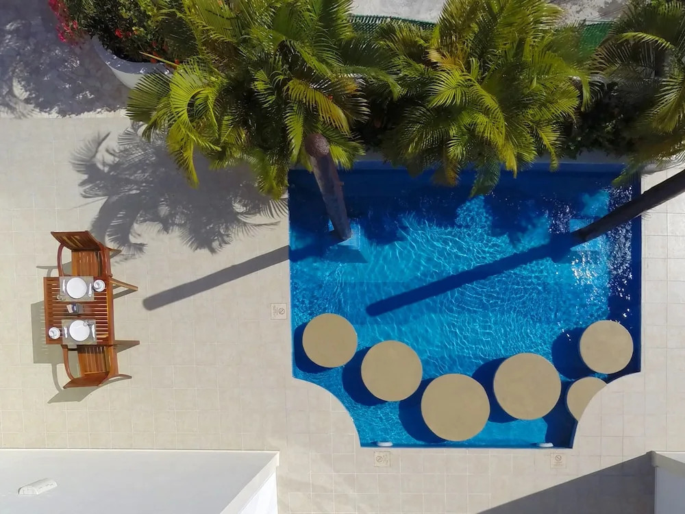 Angelos Hotel