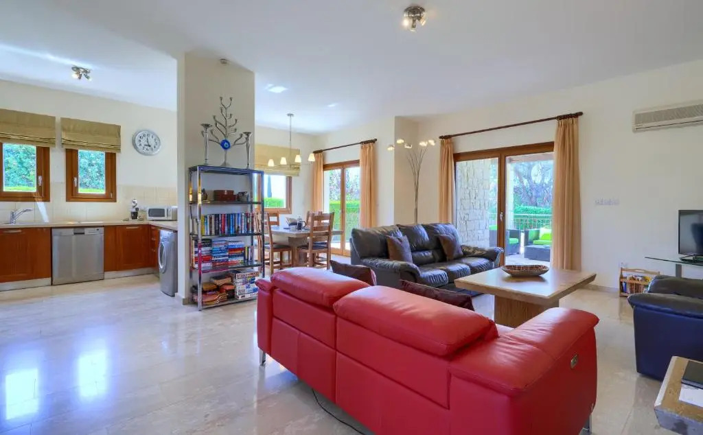 3 bedroom Villa Athina with private pool and golf views, Aphrodite Hills Resort