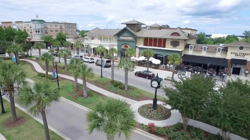 INTRACOASTAL WATERWAY FUN Bring or rent a boat or jetski POOL