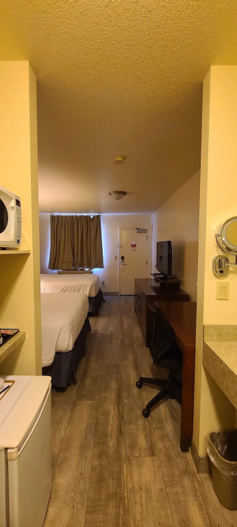Empire Inn & Suites