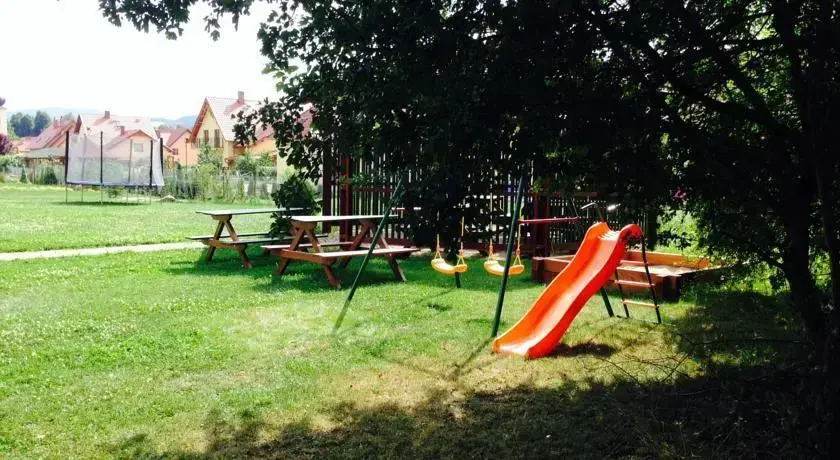 ApartamentyKudowa - Willa Pod Dębami z ogrodem i parkingiem