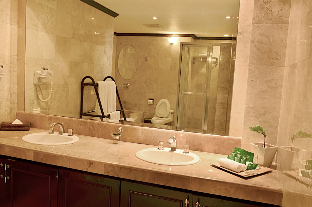 Thunderbird Resorts - Rizal