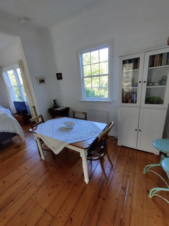 Walnut Cottage via Leongatha
