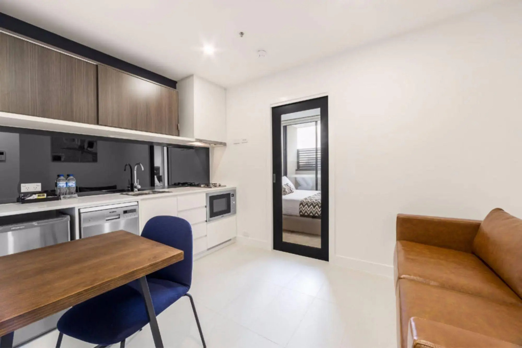 Whitehorse Apartments Hotel