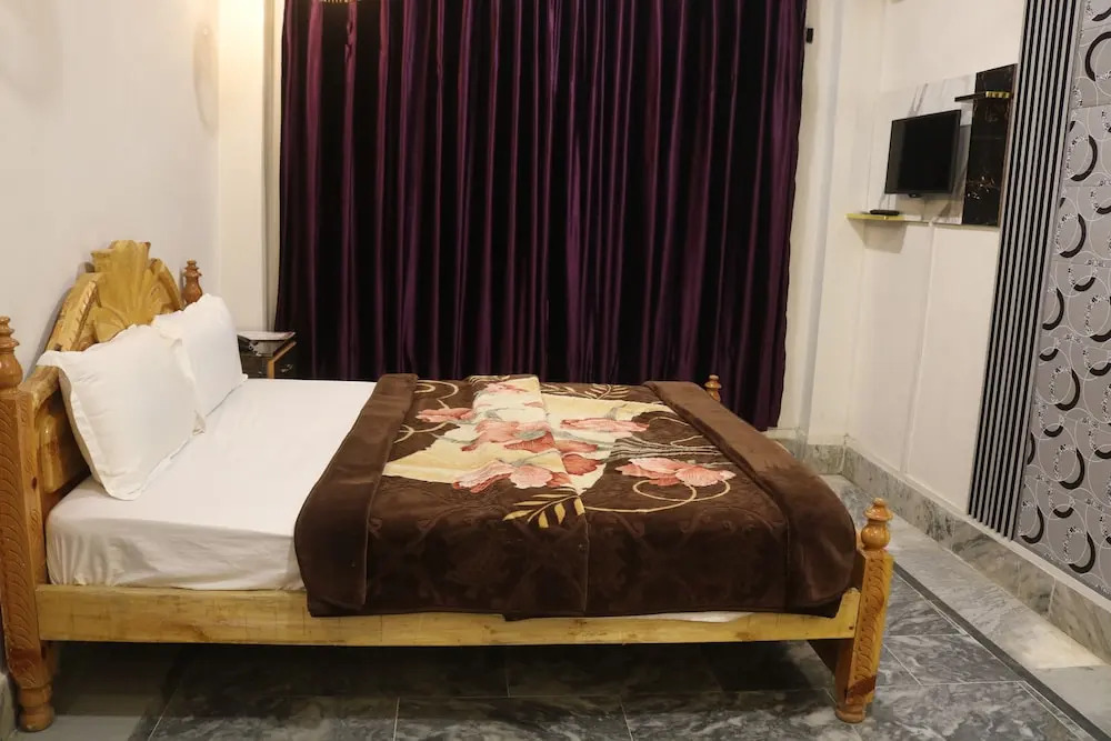 ALMAS HOTEL Best Hotel in swat