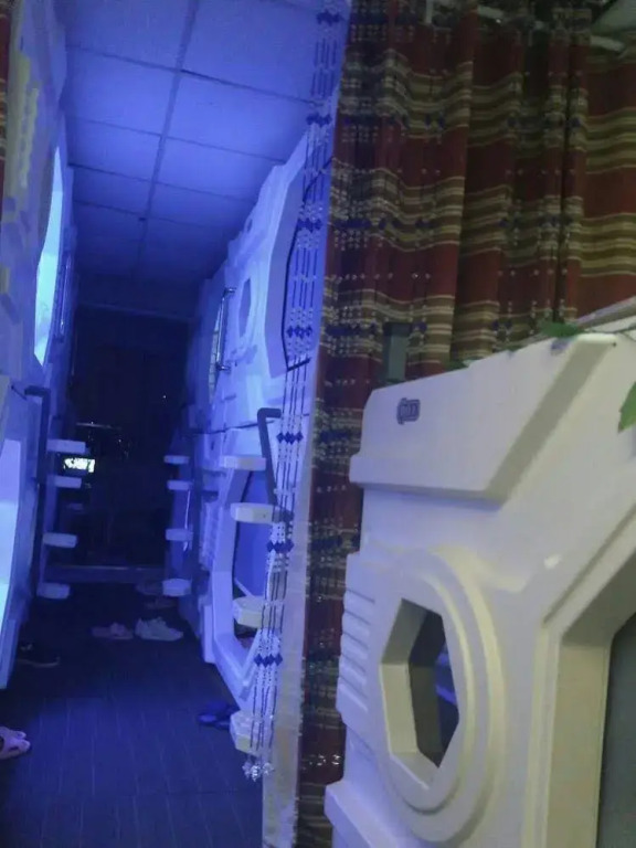 Intercity Capsule Youth Hostel Temple