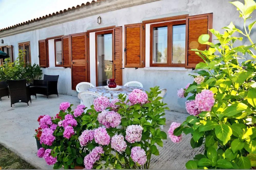 ISS Travel, Stazzu Fioritu - ground floor apartments with sea view