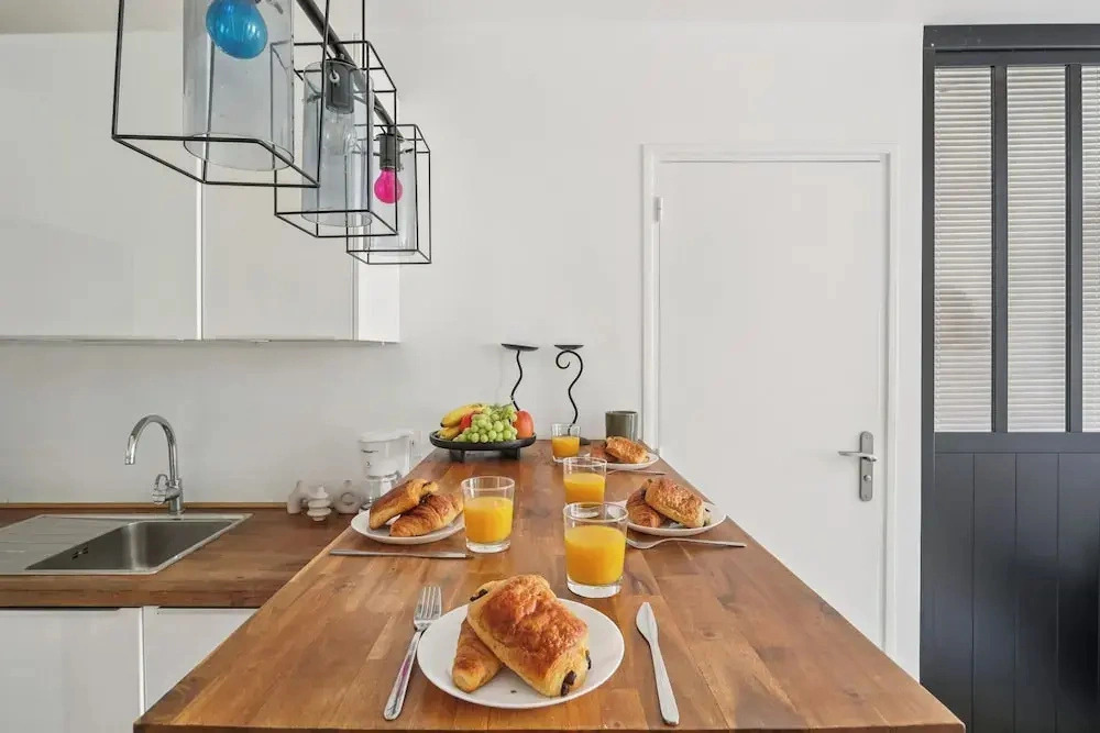 Modern Central Paris Flat by Les Halles