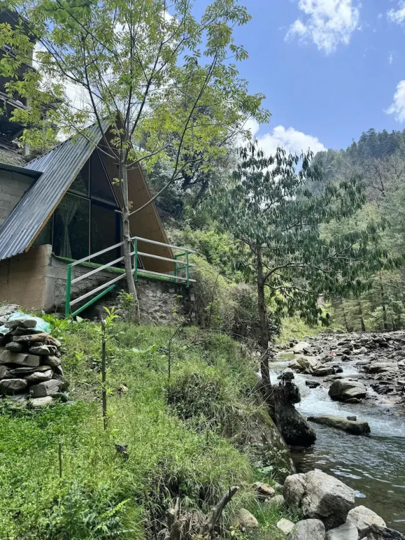 Sunshine Cafe & Cottage Riverside