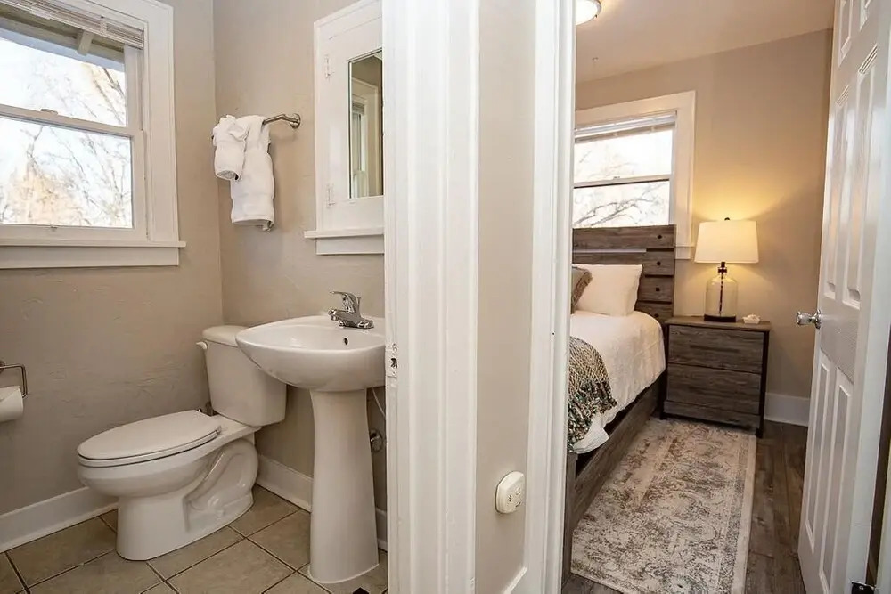 Cozy Carriage House | Walk to UNC | + Free Bikes