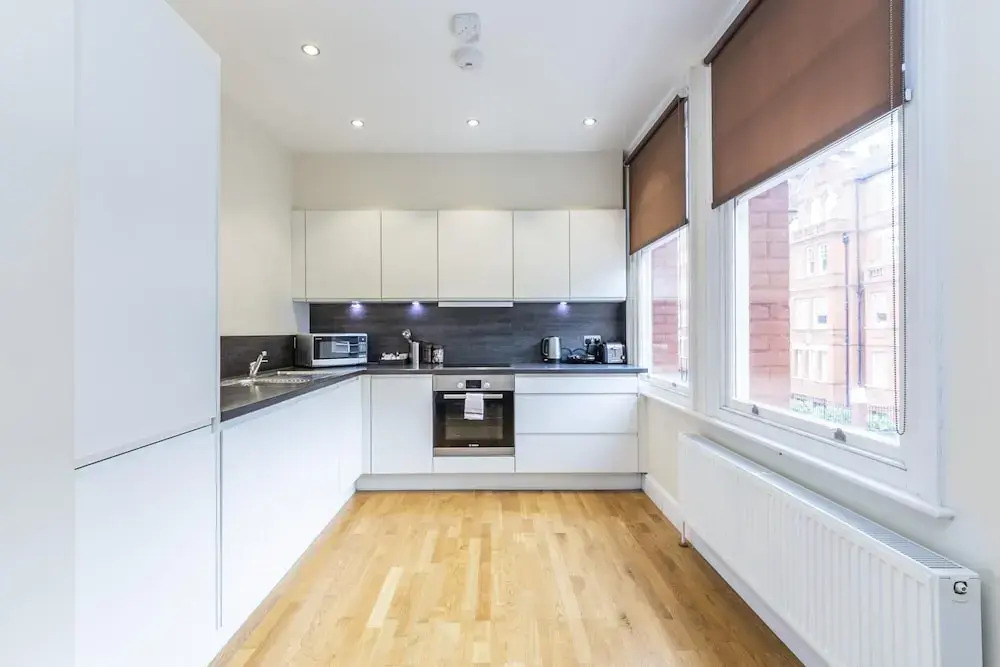 Bright 3 Bedroom Apartment in Hammersmith