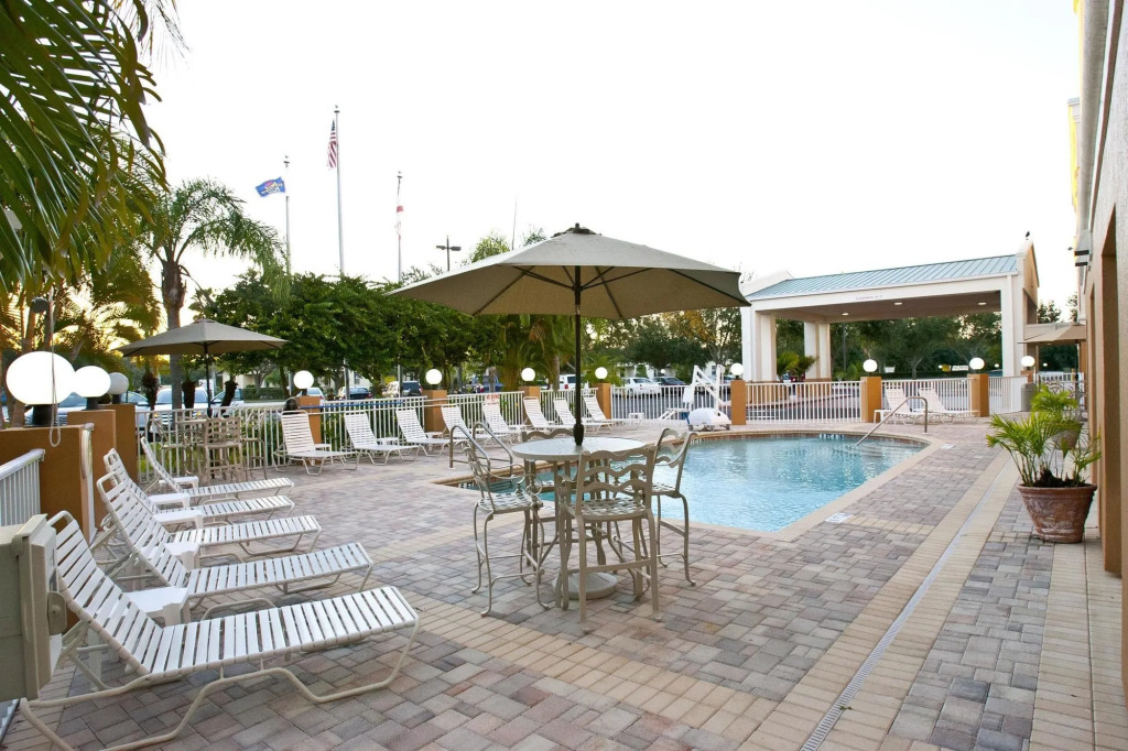 Best Western Plus Ambassador Suites
